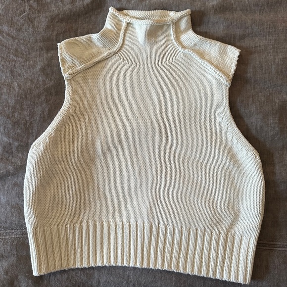 Zara Cream Turtleneck Sweater Vest - Picture 1 of 2
